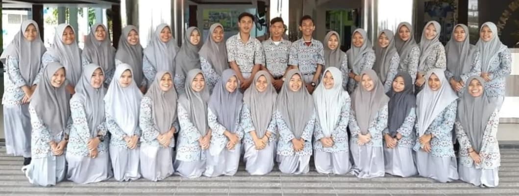 Batik SMP Putri 2